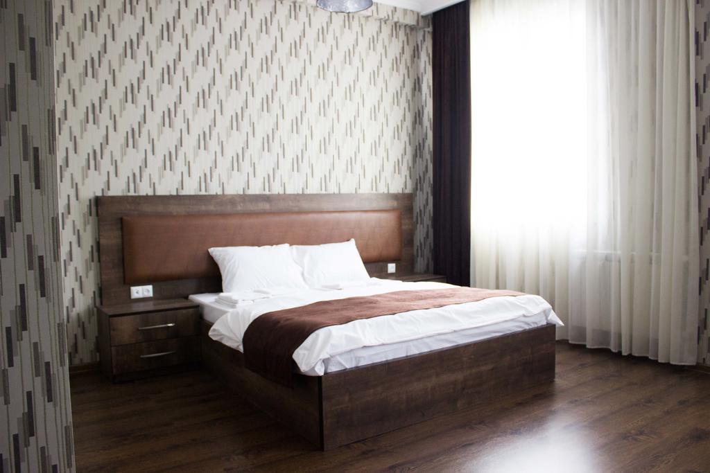 Green Hotel Batumi Room photo