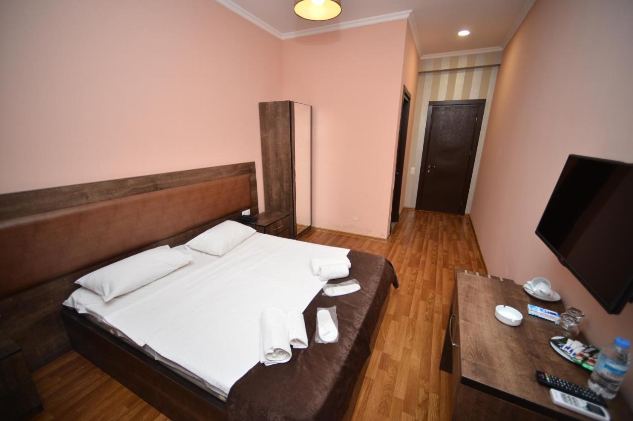 Green Hotel Batumi Exterior photo