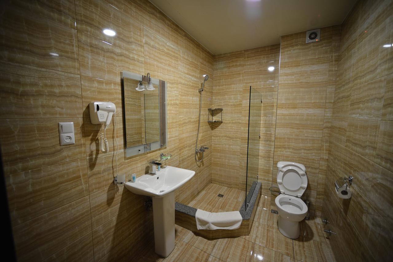 Green Hotel Batumi Exterior photo
