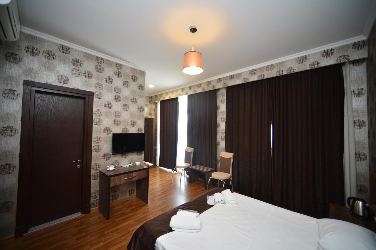 Green Hotel Batumi Exterior photo
