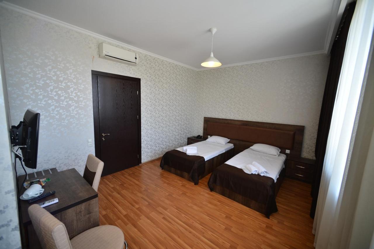 Green Hotel Batumi Exterior photo